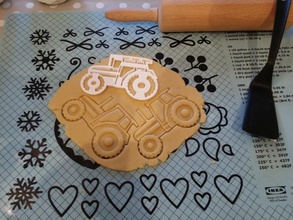 detailed tractor cookiecutter pinshape 3d-design 3d print model - Mito3D