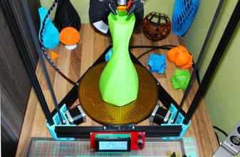 twisted heptagon vase pinshape 3d-design 3d print model - Mito3D