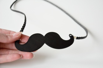moustache necklace pinshape krawka jewelry 3dprint pla abs pet design cool 3d print model - Mito3D