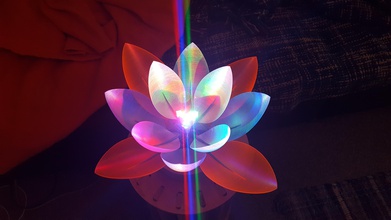 servo çiçek pinshape sg90 hareketli parçalar ışık Yıldırım rgb spiralized spiral vazo baskı mod led lambalar mount açtı 3x lamba gölge tabanı abajur lampe lambaları lampada bitki lotus kroki uno arduinouno arduino servolar 3d print model - Mito3D