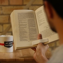 prenota titolare pinshape harry potter lettura lettore vita hack gadet libro 3d print model - Mito3D