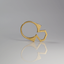 pinshape elle-jewelry-design-contest dontbesuchasquare ring janeandlisa 3d print model - Mito3D