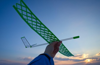 kraga tere test pinshape planeur main lancement l'aile avion 3d print model - Mito3D