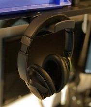 headphone holder pinshape 3d-design 3d print model - Mito3D