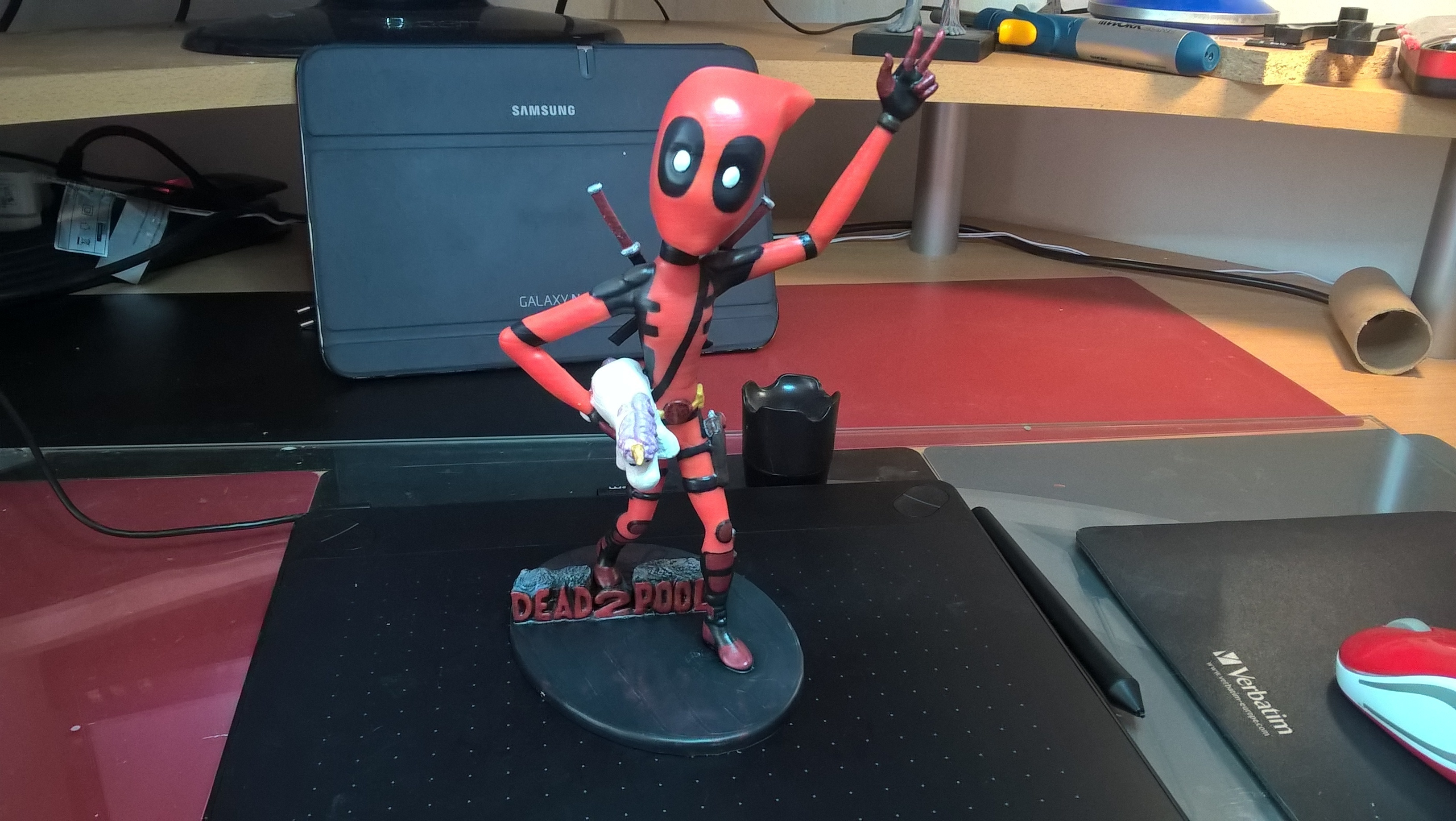 deadpool figura pinshape unicornio escultura 3D print model - Mito3D