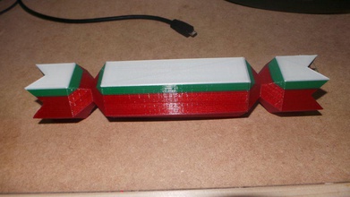 open-able cracker pinshape gift christmas box 3d print model - Mito3D