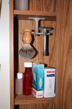 brush & safety razor hanger pinshape mount household bathroom 3d 3d print model - Mito3D
