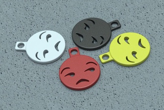 unamused emoji Schlüsselanhänger Charme pinshape unglücklich traurig keychain 3d print model - Mito3D