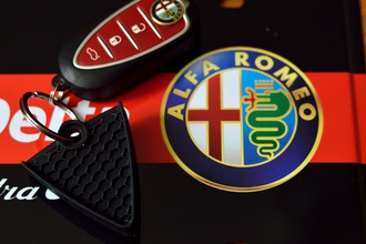 alfa romeo porte clés pinshape voiture giulietta giulia trousseau alfaromeo 3d print model - Mito3D