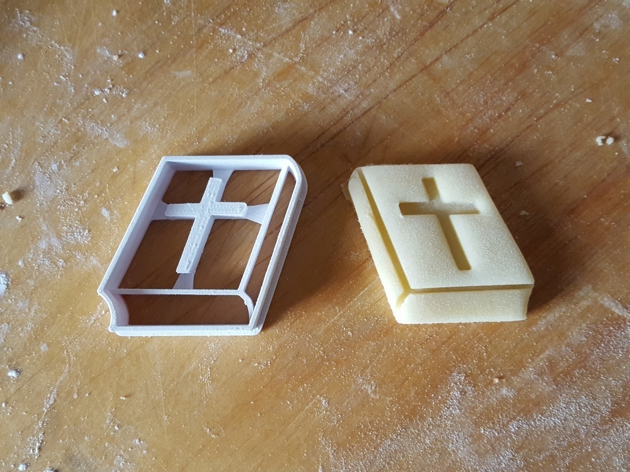 Bible biscuit coupeur forme d'épingle traverser Christ religion Noël Jésus christianisme protonik biscuits pain d'épice 3D print model - Mito3D