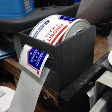 dispenser posta prioritaria etichette in rotolo pinshape priorità pelapatate mail etichetta 3d print model - Mito3D