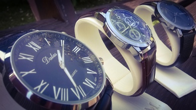 wristwatch stand pinshape fashion pla abs holder wrist watch 3d print model - Mito3D