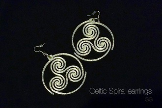 celtique triskelion boucles d'oreilles pinshape wearabe bijoux boucle d'oreille celte conception celticdesign 3d print model - Mito3D