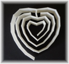 heart labyrinth labyrinthine small place mat pinshape 3d-design 3d print model - Mito3D