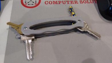 coltellino svizzero portachiavi pinshape porta chiavi titolare 3d print model - Mito3D