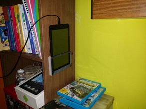simple wall mount tablet holder pinshape charging station bracket 3d print model - Mito3D