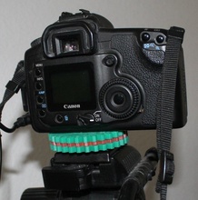 75mm telecamera quick release adattatore canone gadget r2pv1com 3d print model - Mito3D