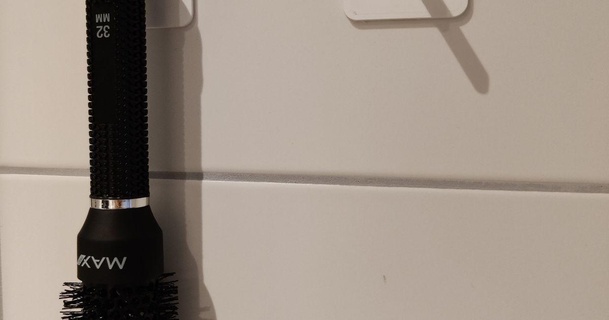 brosse titulaire soutien hammie Télécharger libre stl modèle imprimablescom 3d modèles Ménage salle bains cheveux porte 3d print model - Mito3D