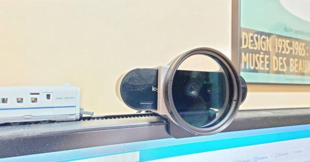 logitech brio foto 52mm lente montar parcialmente congelado descargar gratis stl modelo imprimiblescom 3d modelos pasatiempo hacedores ideas fotografía polarizador 3d print model - Mito3D