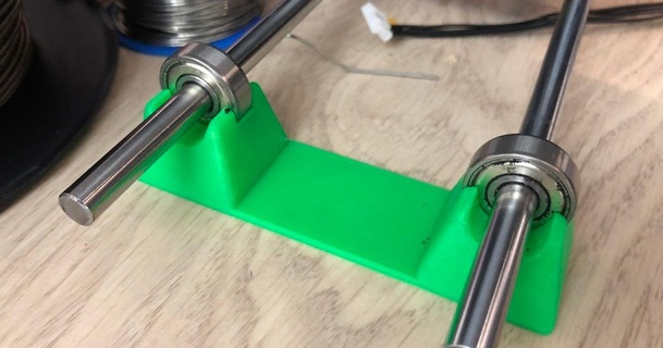 basit Rollenhalter kaos büyücüsü indir Bedava stl model printablescom 3d modeller yazıcılar Aksesuarlar filament makara tutucusu yular Kulp destek Rollen 3d print model - Mito3D