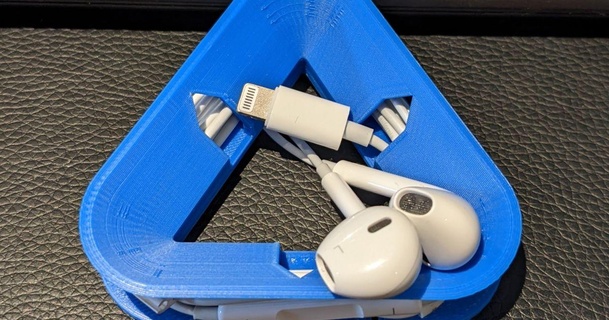 cable envolver triángulo zuberio descargar gratis stl modelo imprimiblescom 3d modelos artilugio soporte mantenimiento cordón auricular envoltorio auriculares 3d print model - Mito3D