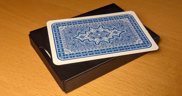 carta scatola skat carte ragazza creatrice Scarica gratuito stl modello printablescom 3d Modelli giocattoli Giochi tavola titolare poker 3d print model - Mito3D