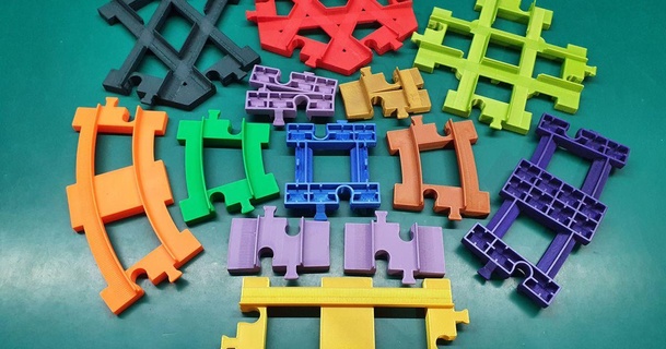 einstellen Lego Duplo Zug Spuren optimiert sh download frei stl Modell Printablescom 3d Modelle Spielzeuge Spiele Gebäude Legoduplo Legoduplotrain Eisenbahn 3d print model - Mito3D