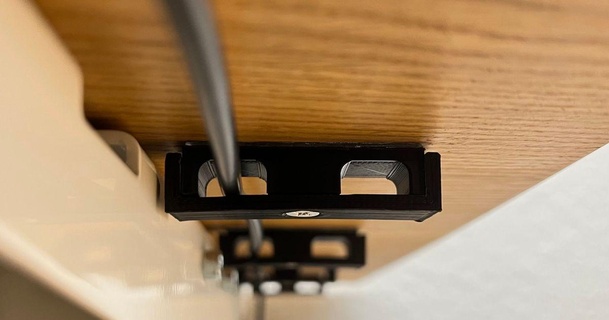 kablo Halterung mit Schraube und eriyen iplik das gitmek indir Bedava stl model printablescom 3d modeller ev halkı ofis klipsi Kabelhalter Kabelhalterung Kabelkanal Kablo 3d print model - Mito3D