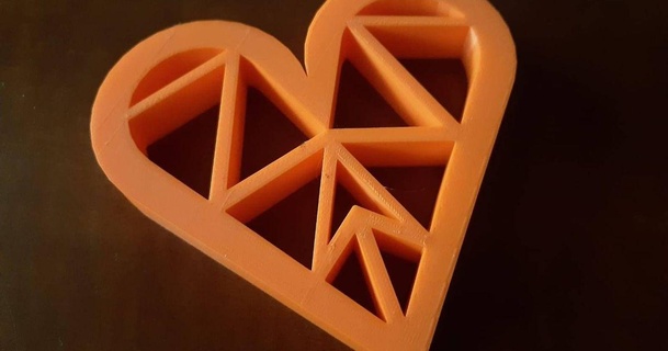 semplice poli cuore essere fatto Scarica gratuito stl modello printablescom 3d Modelli arte design disegni San Valentino lowpoly regali san valentino 3d print model - Mito3D