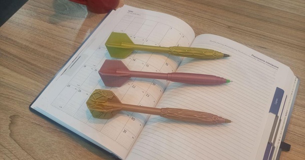 dart dolma kalem Toplamak bic piotrago indir Bedava stl model printablescom 3d modeller ev halkı ofis Dart oyunu Voronoi 3d print model - Mito3D