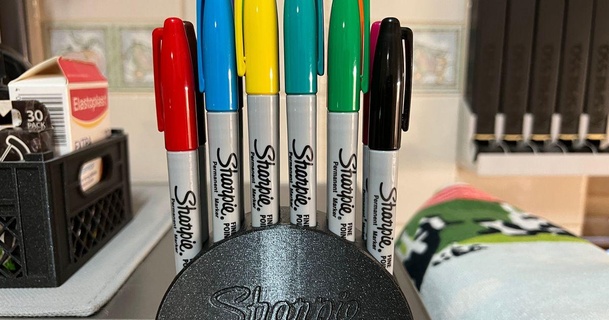 Sharpie supporter boueux Télécharger libre stl modèle imprimablescom 3d modèles loisir fabricants organisateurs Sharpieholder 3d print model - Mito3D