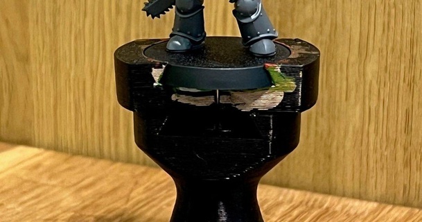 marteau guerre figure peinture manipuler canard noir sombre Télécharger libre stl modèle imprimablescom 3d modèles jouets Jeux rpg figures figurines assistant 3d print model - Mito3D
