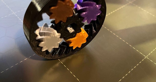 4 planétaire engrenages multicolore activée phil Télécharger libre stl modèle imprimablescom 3d modèles jouets Jeux 3d print model - Mito3D