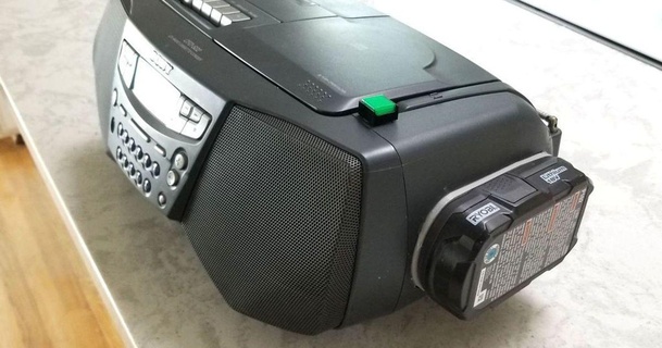 ryobi 18v batteria alimentato portatile Radio plexiglass Scarica gratuito stl modello printablescom 3d Modelli gadget Audio boombox coronavirus emergenza 3d print model - Mito3D