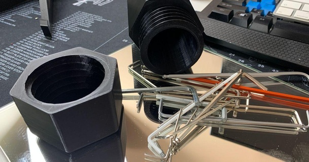 Kutu ad araç Valentino Hesse indir Bedava stl model printablescom 3d modeller hobi yapımcılar organizatörler saklama kutusu 3d print model - Mito3D