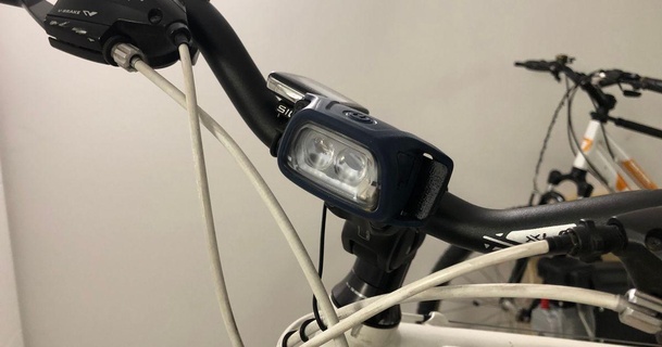 bicicletta testa torcia titolare supporto Peter funziona Scarica gratuito stl modello printablescom 3d Modelli gli sport all'aperto faro per ledheadlight luce 3d print model - Mito3D