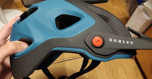 Oakley drt5 casco visera nuez deyavi descargar gratis stl modelo imprimiblescom 3d modelos Deportes aire libre 3d print model - Mito3D