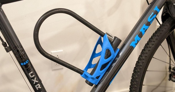 bouteille cage fermer clé titulaire soutien Vincent Télécharger libre stl modèle imprimablescom 3d modèles sports Extérieur bicyclette support 3d print model - Mito3D