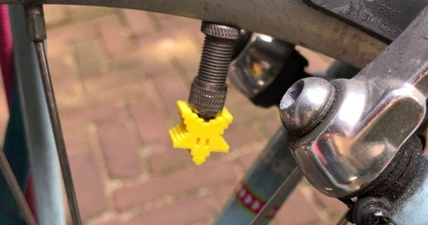 heureux étoile vélo soupape casquette Dunlop blitz jb Télécharger libre stl modèle imprimablescom 3d modèles jouets Jeux Véhicules bicyclette 3d print model - Mito3D