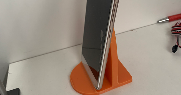 tabela phone ficar pé andyslug baixar livre stl modelo printablescom 3d modelos aparelhos portátil dispositivos suporte Iphone estande telefone 3d print model - Mito3D
