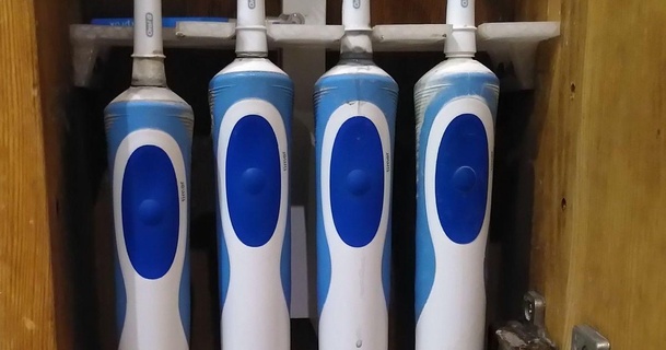 escova dente suporte zahnb oral b linutec baixar livre stl modelo printablescom 3d modelos casa banheiro dentes escovas porta 3d print model - Mito3D