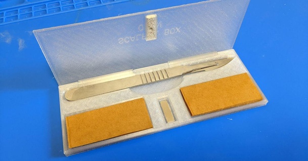scalpel Cas gaine boîte aimant sd Télécharger libre stl modèle imprimablescom 3d modèles loisir fabricants organisateurs espace rangement couverture 3d print model - Mito3D