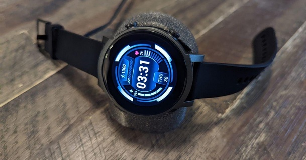 ticwatch e3 ricarica sta rt3d Scarica gratuito stl modello printablescom 3d Modelli gadget orologio watchstand supporto 3d print model - Mito3D
