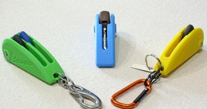 modern vespa key holder liftbag download free stl model printablescom 3d models hobby & makers automotive keychain keychains keyring keyfob 3d print model - Mito3D