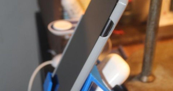 grand iphone iPod mise charge gare rayon Renard Télécharger libre stl modèle imprimablescom 3d modèles gadgets portable dispositifs support station stockage téléphone 3d print model - Mito3D