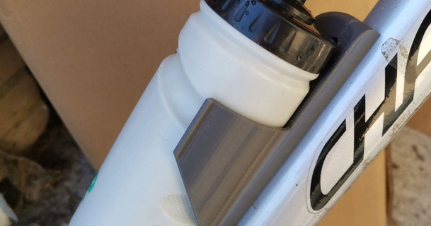 Fahrrad Flasche Halter Unterstützung unterstützt Klaue download frei stl Modell Printablescom 3d Modelle Sport draussen Flaschenhalter 3d print model - Mito3D