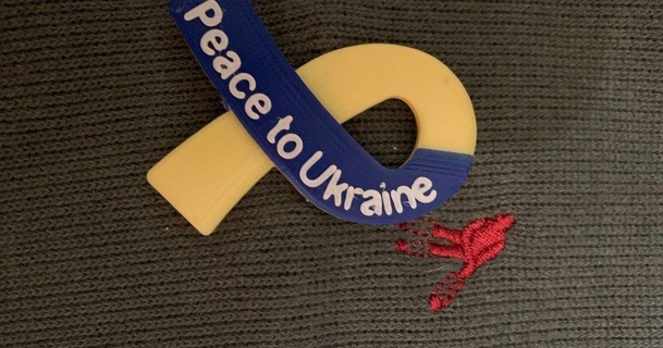 ukraine ribbon badge pli download free stl model printablescom 3d models costumes & accessories props 3d print model - Mito3D