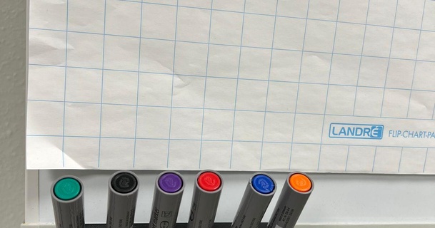 crayons licou blanc planche stylo organisateur buse extrudeuse Télécharger libre stl modèle imprimablescom 3d modèles Ménage Bureau marqueur stabilo 3d print model - Mito3D