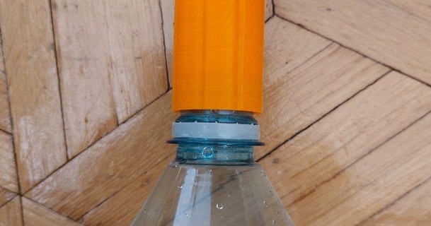 animale domestico bottiglia + acqua tubo Presto accoppiamento accendino Scarica gratuito stl modello printablescom 3d Modelli all'aperto giardino nosupports in PET dell'acqua 3d print model - Mito3D