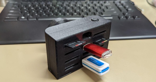 caméra sd carte USB bâton titulaire soutien beb 39 réparation banc Télécharger libre stl modèle imprimablescom 3d modèles loisir fabricants organisateurs lecteur Flash SD 3d print model - Mito3D